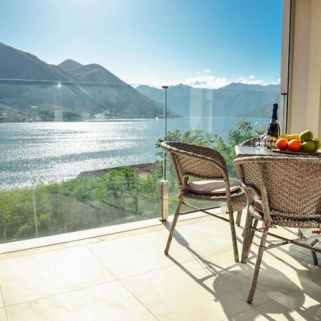 Sea View Apartment For 4 科托尔 外观 照片