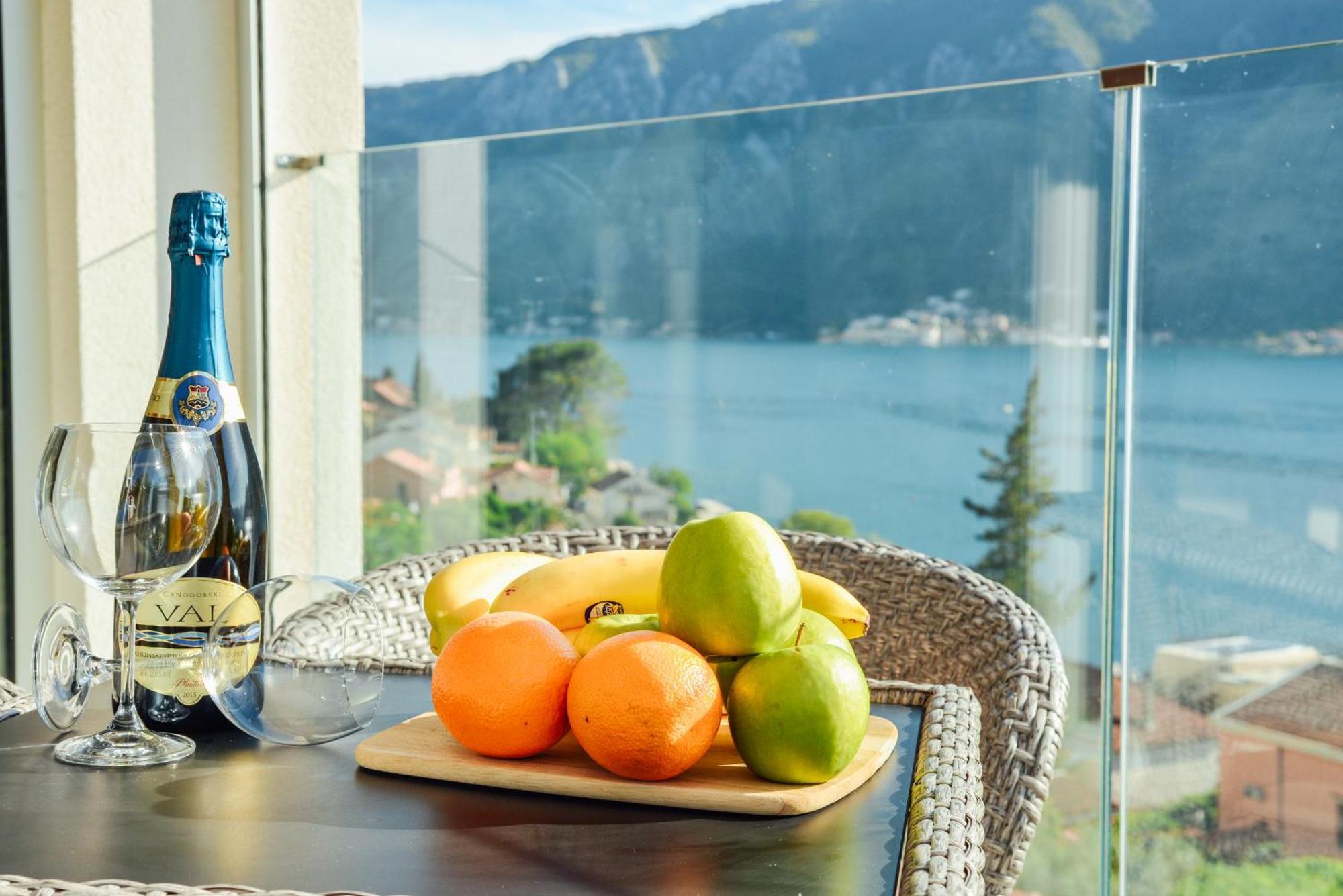 Sea View Apartment For 4 科托尔 外观 照片