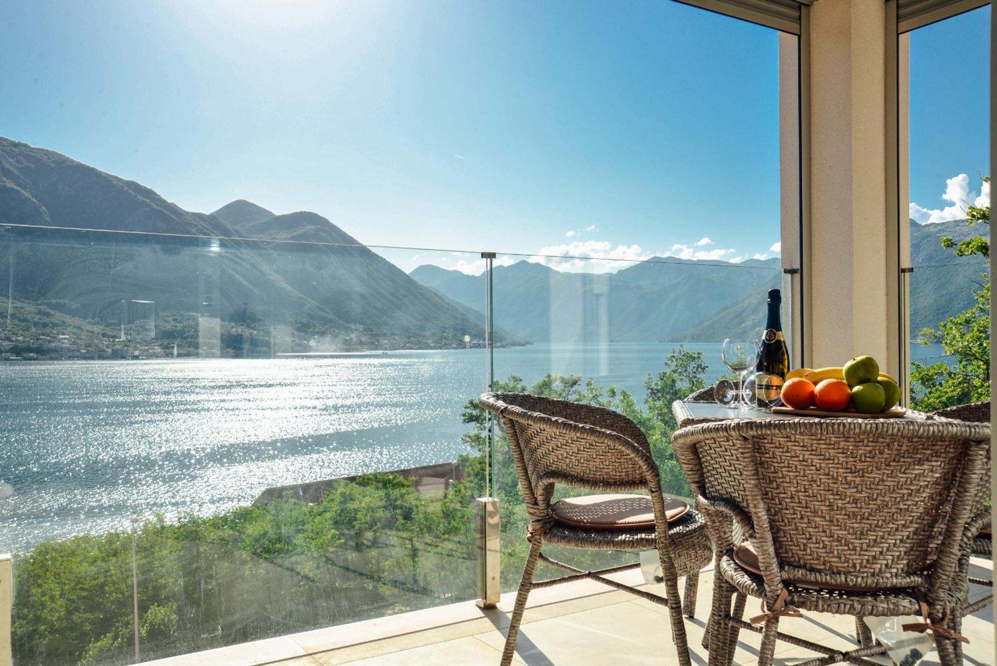 Sea View Apartment For 4 科托尔 外观 照片