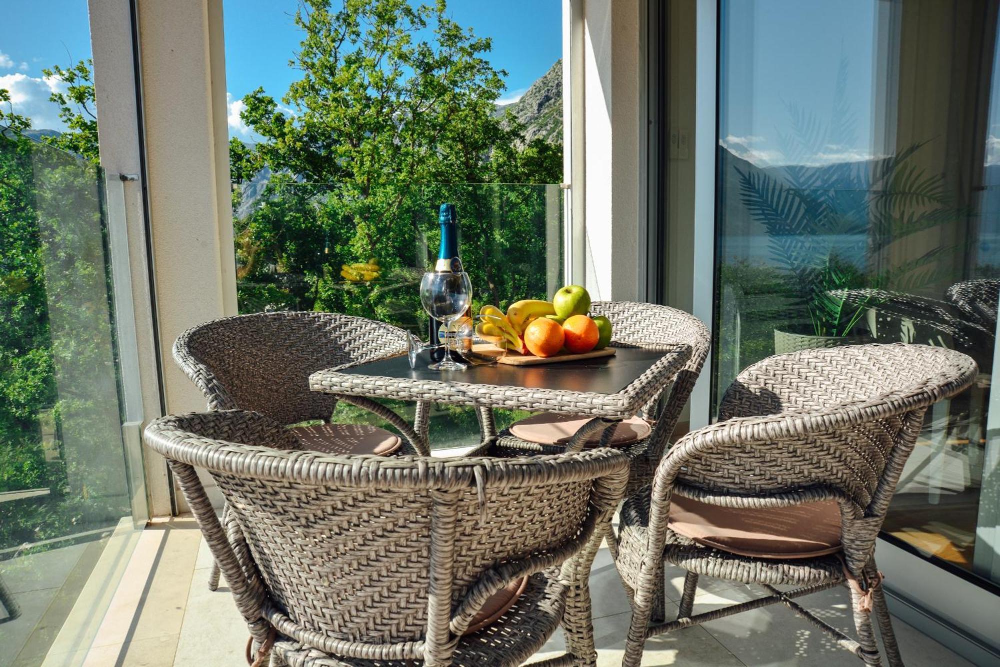 Sea View Apartment For 4 科托尔 外观 照片