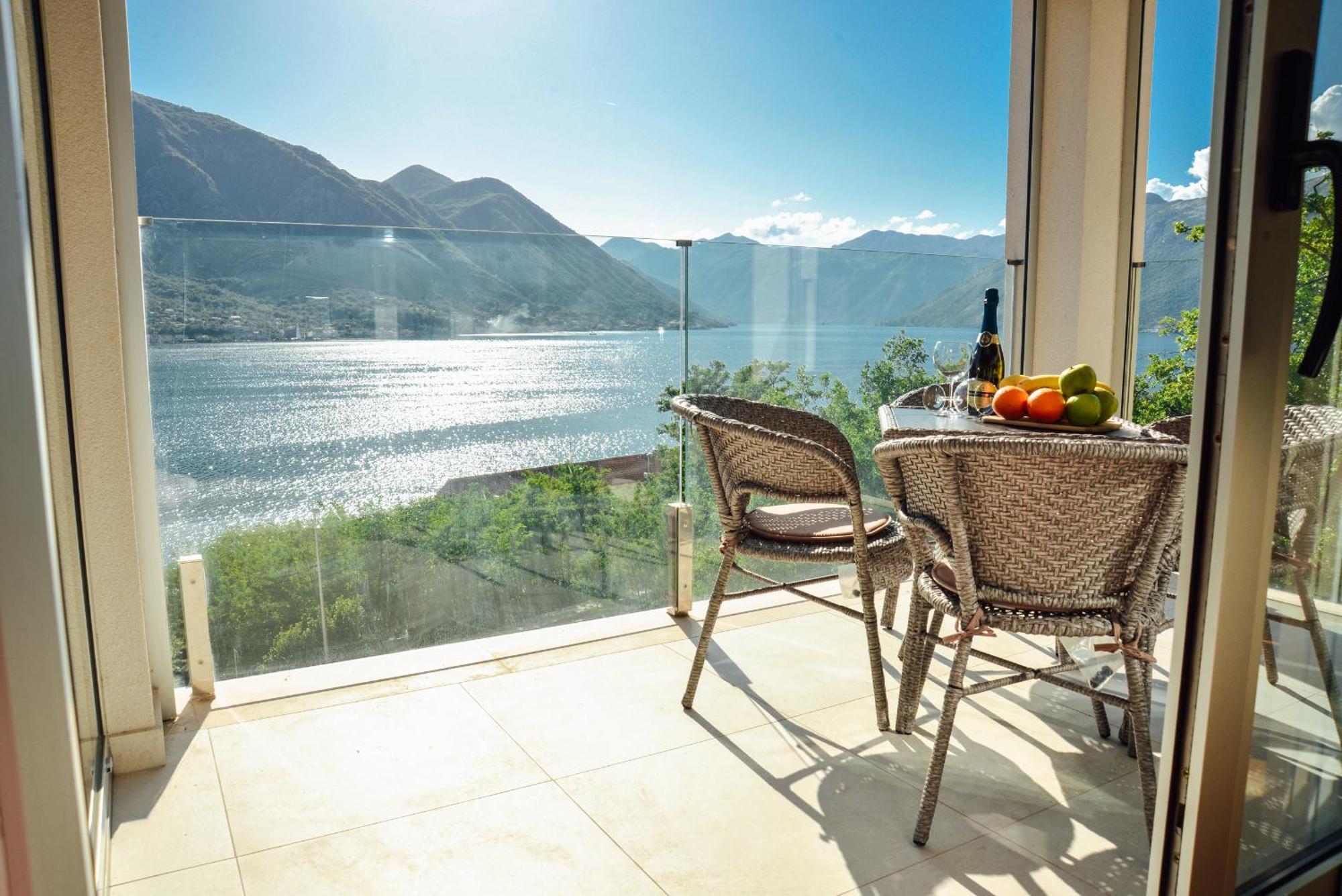 Sea View Apartment For 4 科托尔 外观 照片